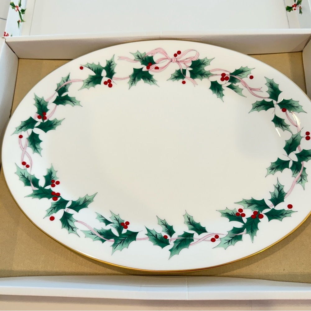 Mikasa Ribbon Holly 14” Christmas Oval Serving Platter Discontinued Old Stock
